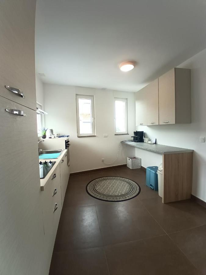 Searenity Pool Suite - Seafront Krmpote-Vodice Екстериор снимка