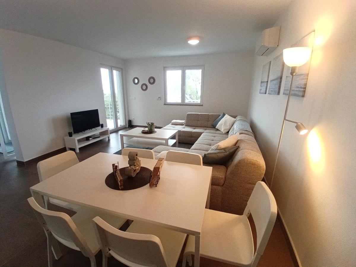 Searenity Pool Suite - Seafront Krmpote-Vodice Екстериор снимка