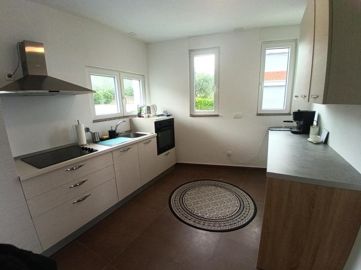 Searenity Pool Suite - Seafront Krmpote-Vodice Екстериор снимка
